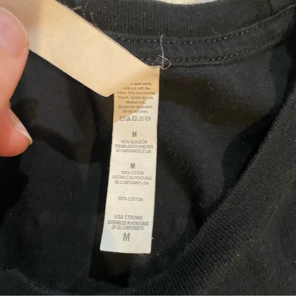 Cardi B Invasion of Privacy Tour T-Shirt Women’s Medium 2019 Black Dates on Back - Picture 4 of 9